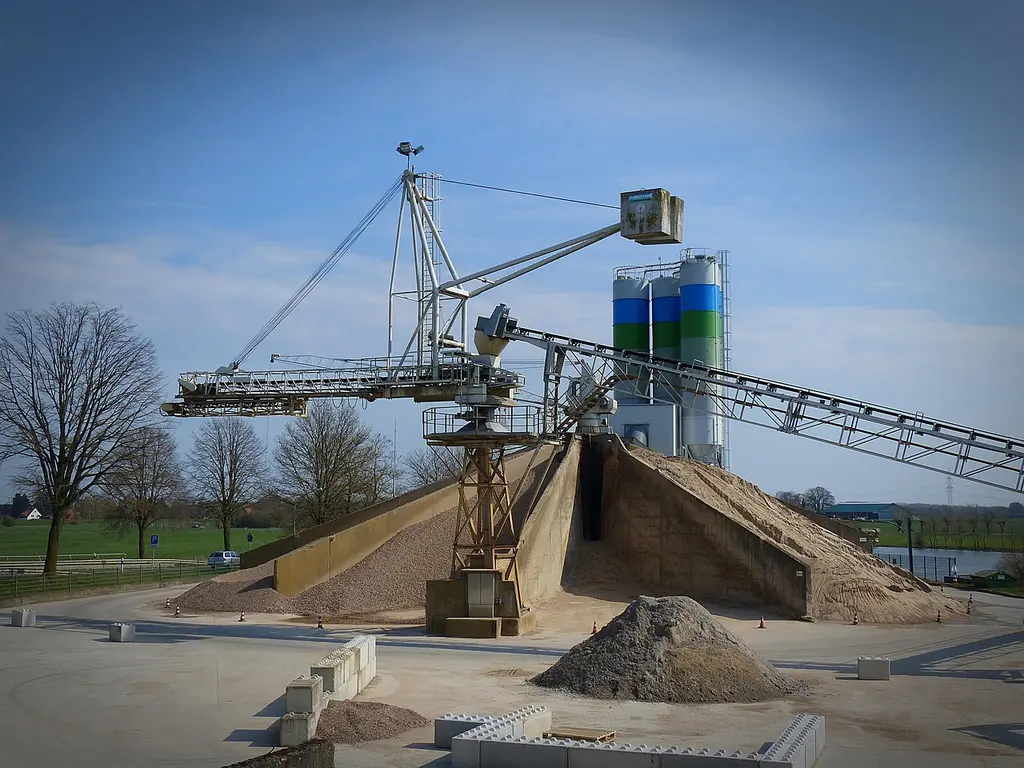 Bagged material vs bulk delivery